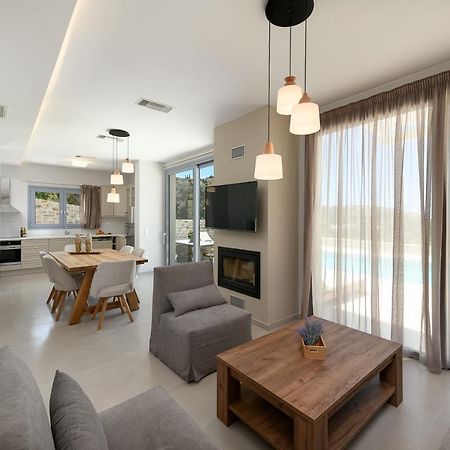 Diamond Dream Villa Kamilari Bagian luar foto