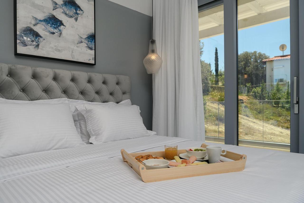 Diamond Dream Villa Kamilari Bagian luar foto