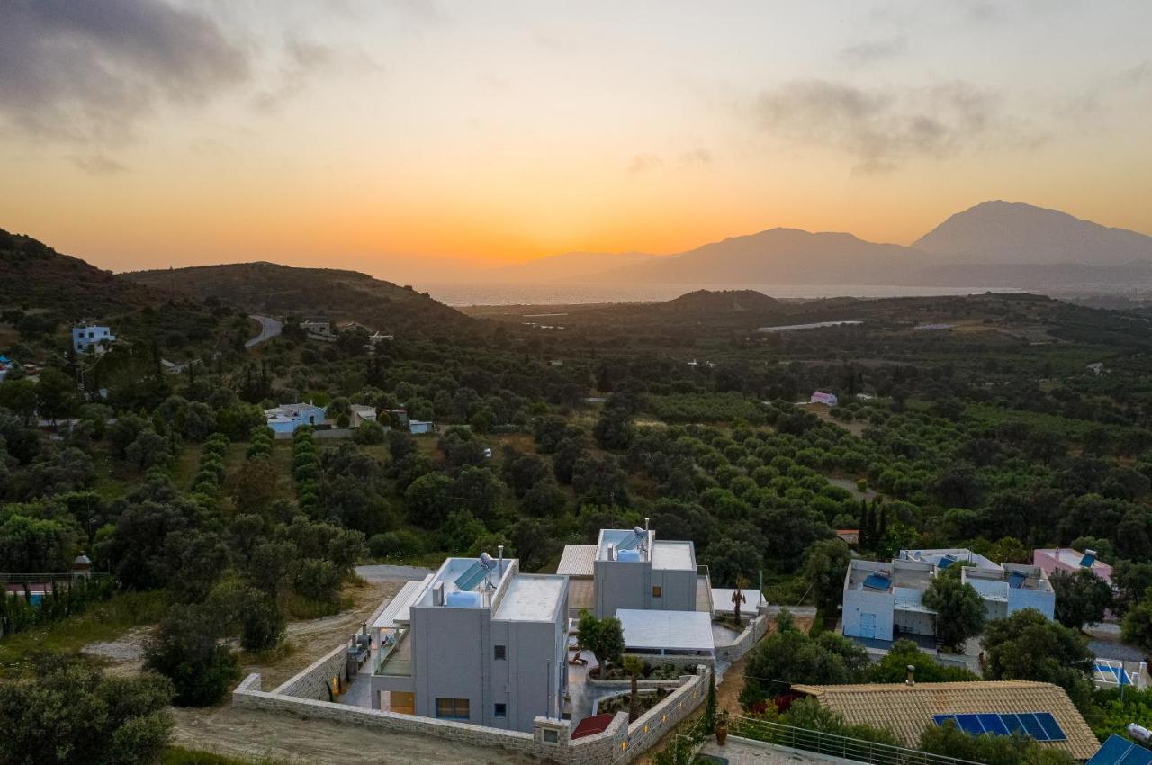 Diamond Dream Villa Kamilari Bagian luar foto