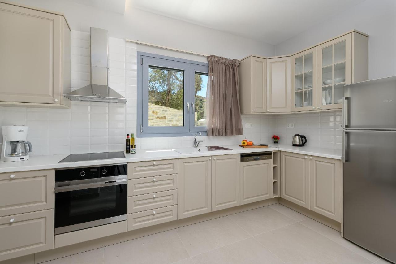 Diamond Dream Villa Kamilari Bagian luar foto